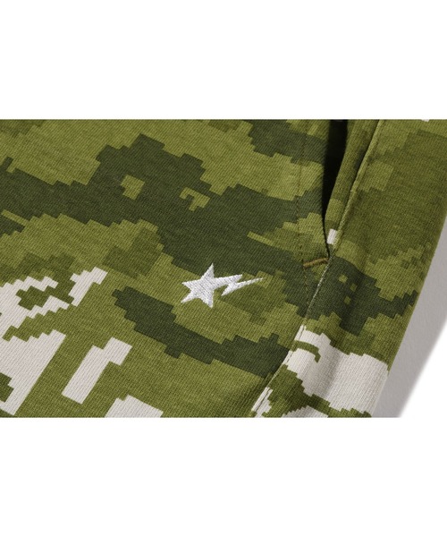 A BATHING APE(アベイシングエイプ)の「MULTI PIXEL CAMO BAPE STA LOGO CARGO RELAXED FIT SWEAT SHORTS(スウェットパンツ・メンズ・ブラック/グリーン・XX-LARGE/MEDIUM/SMALL/X-LARGE/LARGE)」の8枚目の写真