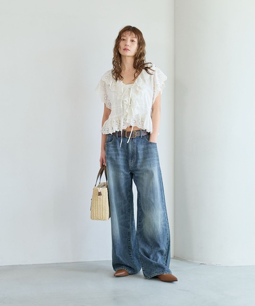 BAYFLOW(ベイフロー)の「スカラップレースフリルブラウス(シャツ/ブラウス・レディース・ネイビー/オフホワイト/イエロー・FREE)」の4枚目の写真