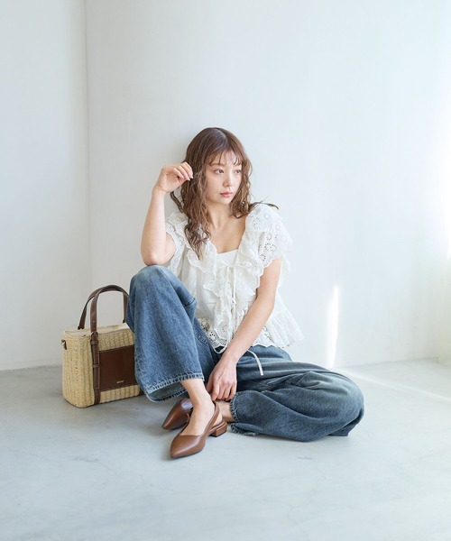 BAYFLOW(ベイフロー)の「スカラップレースフリルブラウス(シャツ/ブラウス・レディース・ネイビー/オフホワイト/イエロー・FREE)」の8枚目の写真