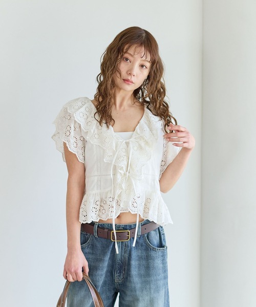 BAYFLOW(ベイフロー)の「スカラップレースフリルブラウス(シャツ/ブラウス・レディース・ネイビー/オフホワイト/イエロー・FREE)」の9枚目の写真
