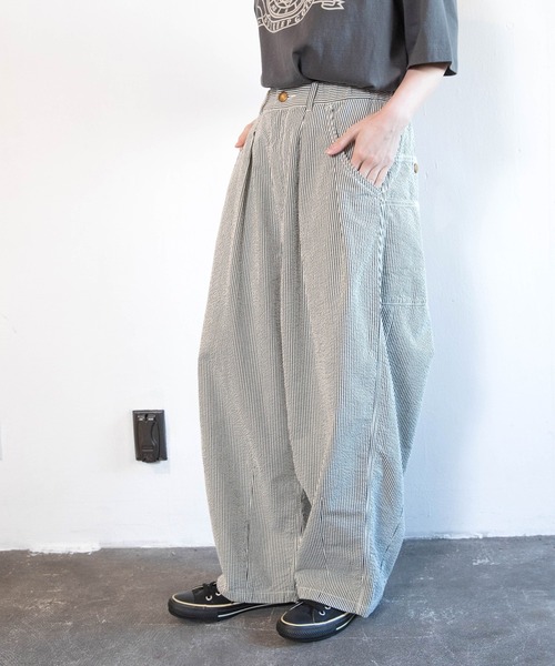 URCH RNA（アーチ アールエヌエー）の「R4450 ストライプのギャルソンパンツ（その他パンツ・レディース・ブラック×ホワイト/ブラウン系その他/グレー×ホワイト・FREE）」の19枚目の写真