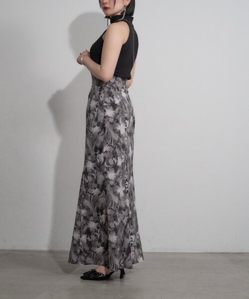 Mavie..7(メヴィセットゥ)の「【Mavie..7】【2サイズ展開】アート柄マーメイドスカート(スカート・レディース・ブラック/グレー/ブルー・SMALL/MEDIUM)」の13枚目の写真