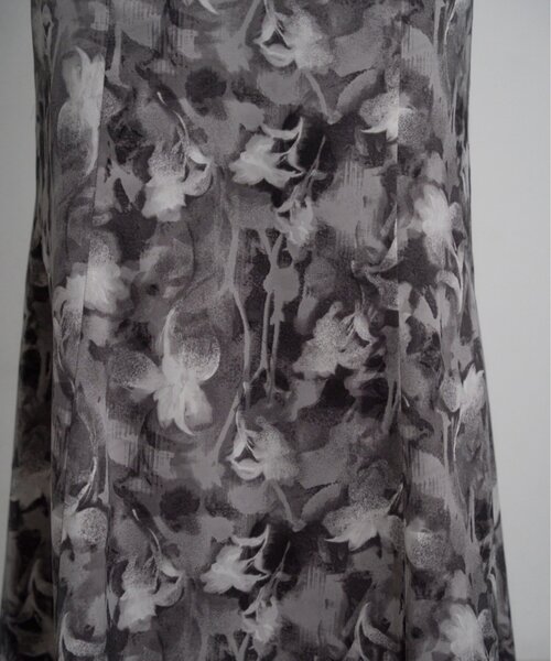 Mavie..7(メヴィセットゥ)の「【Mavie..7】【2サイズ展開】アート柄マーメイドスカート(スカート・レディース・ブラック/グレー/ブルー・SMALL/MEDIUM)」の14枚目の写真