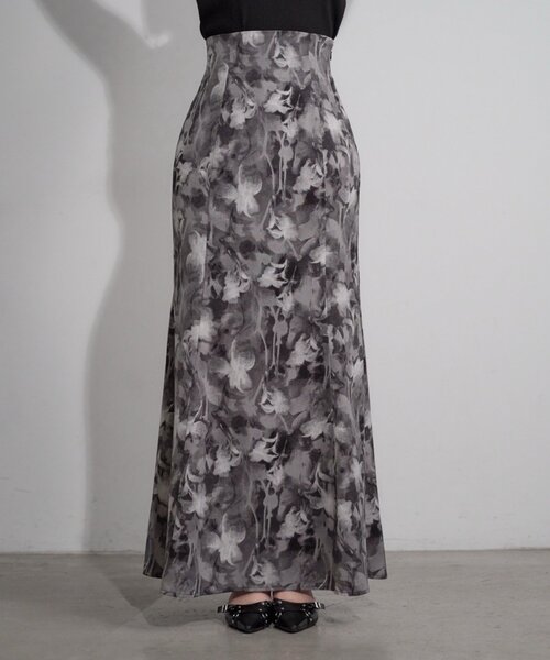 Mavie..7(メヴィセットゥ)の「【Mavie..7】【2サイズ展開】アート柄マーメイドスカート(スカート・レディース・ブラック/グレー/ブルー・SMALL/MEDIUM)」の15枚目の写真