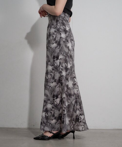 Mavie..7(メヴィセットゥ)の「【Mavie..7】【2サイズ展開】アート柄マーメイドスカート(スカート・レディース・ブラック/グレー/ブルー・SMALL/MEDIUM)」の16枚目の写真