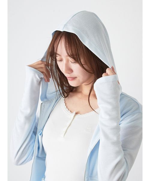 SNIDEL（スナイデル）の「【LUMISHADE】UVカットパーカー（パーカー・レディース・チャコールグレー/シルバー/ホワイト/ライトブルー・F）」の17枚目の写真