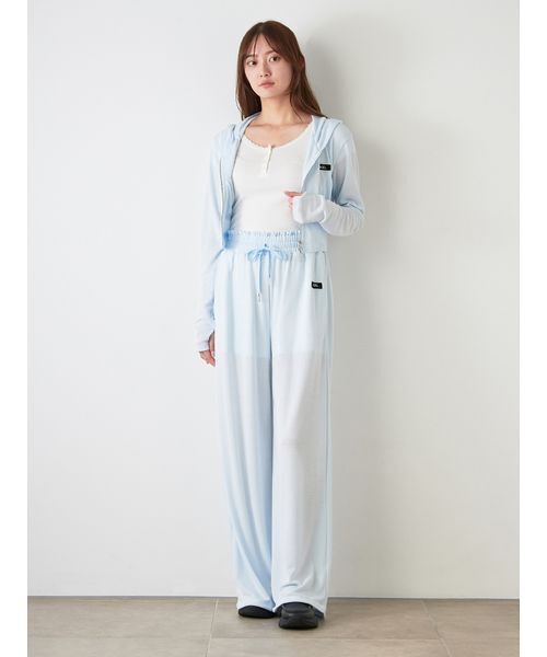 SNIDEL（スナイデル）の「【LUMISHADE】UVカットパーカー（パーカー・レディース・チャコールグレー/シルバー/ホワイト/ライトブルー・F）」の16枚目の写真