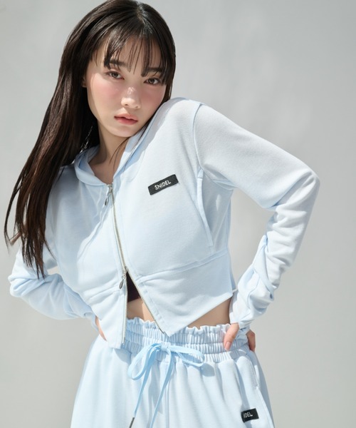 SNIDEL（スナイデル）の「【LUMISHADE】UVカットパーカー（パーカー・レディース・チャコールグレー/シルバー/ホワイト/ライトブルー・F）」の3枚目の写真