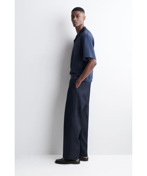 COS（コス）の「ジャージー コットンツイル ポロシャツ（シャツ/ブラウス・メンズ・ネイビー・XL/L/M/S/XS）」の2枚目の写真