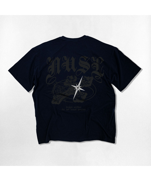 NOTUSUAL（ノットユージュアル）の「ゴシッククロスオーバーサイズ半袖Tシャツ4色（Tシャツ/カットソー・レディース・ネイビー/ホワイト/ホワイト×グレー/ブラック・SMALL/MEDIUM/LARGE/X-LARGE）」の4枚目の写真