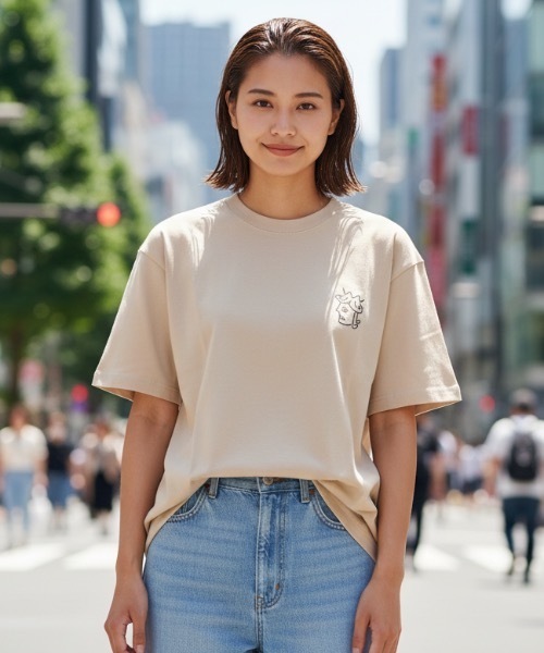 VICTORIA HONGKONG(ビクトリアホンコン)の「LOGO/【VICTORIA HONGKONG】フェイスラインアートTシャツ / バックロゴ オーバーサイズ ユニセックス ストリート(Tシャツ/カットソー・メンズ・ブラック/サンドベージュ・X-LARGE/LARGE)」の2枚目の写真