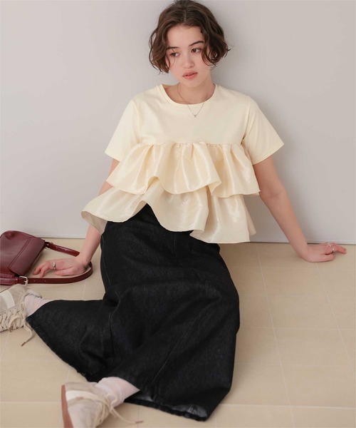 titivate(ティティベイト)の「シャイニーティアードフリルトップス(Tシャツ/カットソー・レディース・ネイビー/チャコール/アイボリー/ブラック/ブラウン/オフホワイト・M/S/L)」の3枚目の写真
