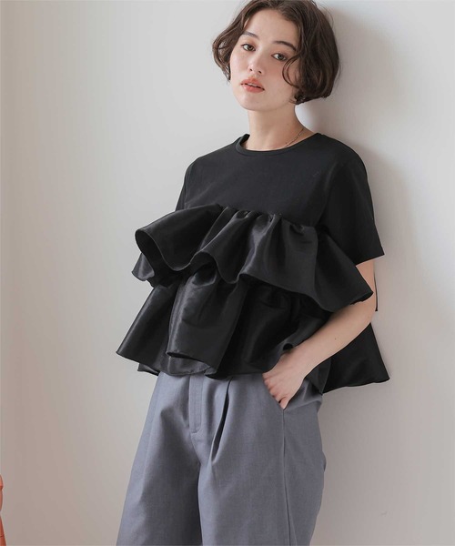 titivate(ティティベイト)の「シャイニーティアードフリルトップス(Tシャツ/カットソー・レディース・ネイビー/チャコール/アイボリー/ブラック/ブラウン/オフホワイト・M/S/L)」の4枚目の写真
