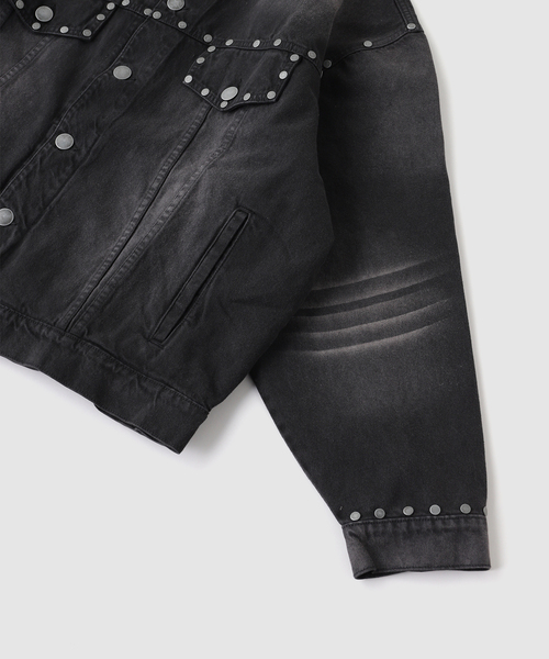 WISM（ウィズム）の「INTODUSK / イントゥダスク STUDS DENIM JACKET（デニムジャケット・メンズ・ブラック・LARGE/MEDIUM）」の4枚目の写真