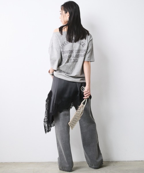 CHIC STYLE(シックスタイル)の「綿100%ボートネックロゴプリントTシャツ<大きいサイズ有>シックスタイル(Tシャツ/カットソー・レディース・グレー系/ブラウン系・M/L/LL/3L/4L/5L)」の7枚目の写真