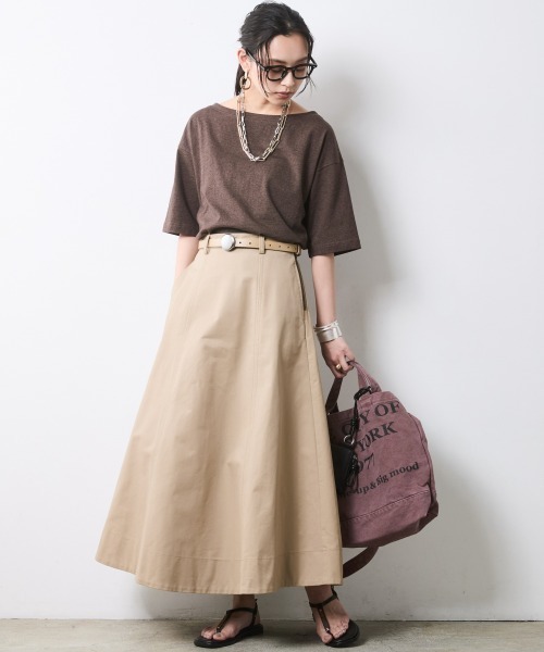 CHIC STYLE(シックスタイル)の「綿100%ボートネックロゴプリントTシャツ<大きいサイズ有>シックスタイル(Tシャツ/カットソー・レディース・グレー系/ブラウン系・M/L/LL/3L/4L/5L)」の10枚目の写真