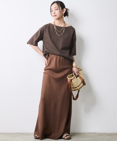 CHIC STYLE(シックスタイル)の「綿100%ボートネックロゴプリントTシャツ<大きいサイズ有>シックスタイル(Tシャツ/カットソー・レディース・グレー系/ブラウン系・M/L/LL/3L/4L/5L)」の18枚目の写真