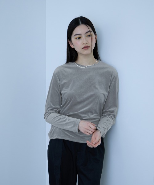VICKY(ビッキー)の「シアーベロアロングスリーブカットソー【日本製】(Tシャツ/カットソー・レディース・オフホワイト/ネイビー/チャコールグレー・M)」の4枚目の写真