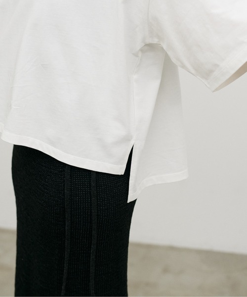 LARUTA（ラルータ）の「【LARUTA】［サスティナ企画］TENDERLYロゴT（Tシャツ/カットソー・レディース・オフホワイト/ブラウン/スミクロ・FREE）」の8枚目の写真