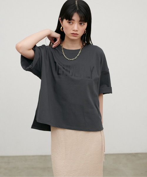 LARUTA（ラルータ）の「【LARUTA】［サスティナ企画］TENDERLYロゴT（Tシャツ/カットソー・レディース・オフホワイト/ブラウン/スミクロ・FREE）」の17枚目の写真