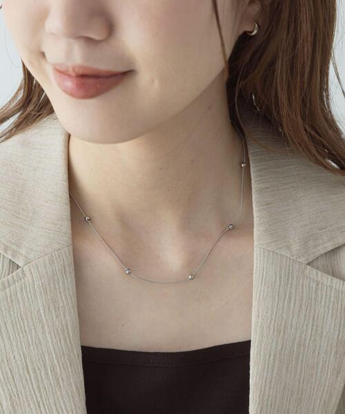 URBAN RESEARCH Sonny Label(アーバンリサーチサニーレーベル)の「ステンレスボール×スネークチェーンネックレス(ネックレス・レディース・ゴールド/シルバー・ONE)」の3枚目の写真