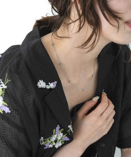 URBAN RESEARCH Sonny Label(アーバンリサーチサニーレーベル)の「ステンレスボール×スネークチェーンネックレス(ネックレス・レディース・ゴールド/シルバー・ONE)」の4枚目の写真