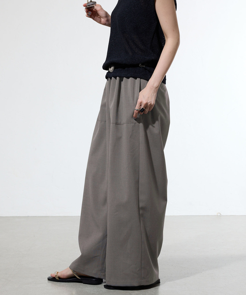 IENA(イエナ)の「《一部店舗限定》ウォッシャブルワイドギャザーパンツ(その他パンツ・レディース・ブラウン/ライトグレー・38/36)」の8枚目の写真