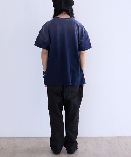 LES TIEN(レスティエン)の「LES TIEN OVERSIZED TEE (HV-2036J-SF)(Tシャツ/カットソー・メンズ・ネイビー/オレンジ/ブラック・LARGE/SMALL/MEDIUM)」の19枚目の写真