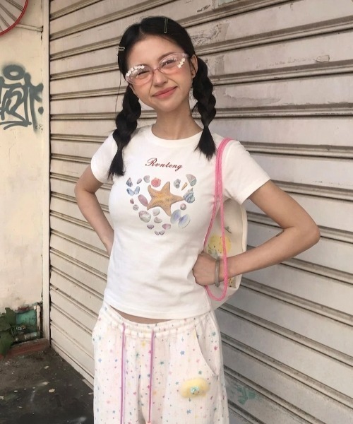 LAC-VERT(ラック・ヴェール)の「【選べる5種類】プリントホワイトTシャツ(Tシャツ/カットソー・レディース・ホワイト系その他3/ホワイト系その他2/ホワイト/ホワイト系その他4/ホワイト系その他・FREE)」の10枚目の写真