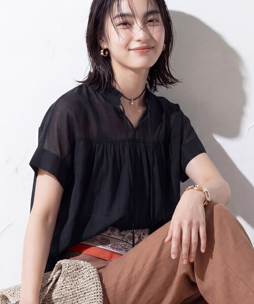 INDIVI(インディヴィ)の「【洗える/軽やか】フリル衿ギャザーブラウス(シャツ/ブラウス・レディース・パープル系1/ホワイト系3/ブラック・05/13/15 /34/38)」の7枚目の写真
