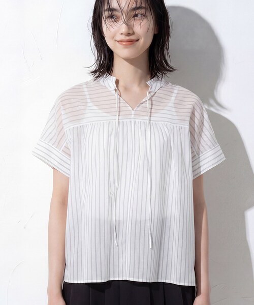 INDIVI(インディヴィ)の「【洗える/軽やか】フリル衿ギャザーブラウス(シャツ/ブラウス・レディース・パープル系1/ホワイト系3/ブラック・05/13/15 /34/38)」の22枚目の写真