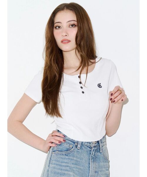 EVRIS（エヴリス）の「ハーフスリーブワンポイントヘンリーネックトップス（Tシャツ/カットソー・レディース・グレー/ホワイト/ピンク/ブラック・FREE）」の15枚目の写真