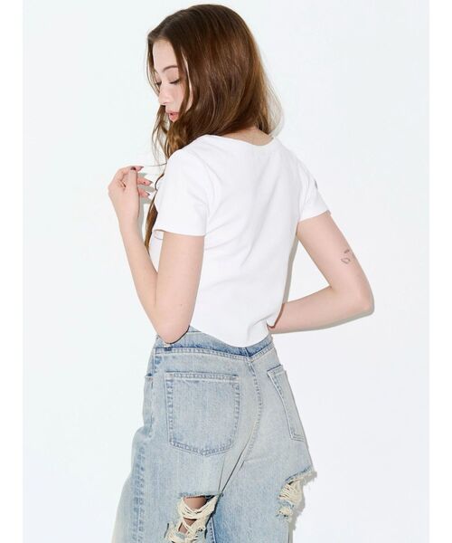 EVRIS（エヴリス）の「ハーフスリーブワンポイントヘンリーネックトップス（Tシャツ/カットソー・レディース・グレー/ホワイト/ピンク/ブラック・FREE）」の17枚目の写真