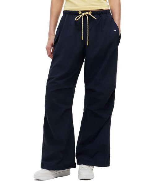 tommy jeans(トミー ジーンズ)の「ローライズパラシュートパンツ(カーゴパンツ・レディース・ホワイト/マルチ・X-SMALL/MEDIUM/SMALL)」の2枚目の写真