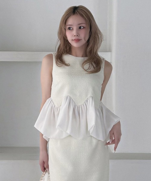 ROYAL PARTY(ロイヤルパーティー)の「サマーツイード異素材ペプラムトップス(その他トップス・レディース・オフホワイト/ライトグレー/ブラック・FREE)」の2枚目の写真