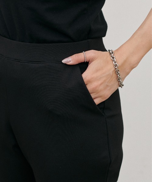 LARUTA（ラルータ）の「【LARUTA】［接触冷感・アンチピリング］美脚フレアパンツ（その他パンツ・レディース・モカ/ブラック・MEDIUM/LARGE）」の17枚目の写真