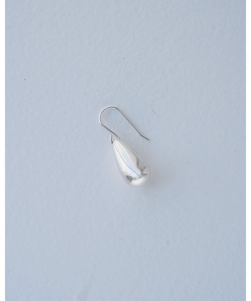 anuke（アンヌーク）の「Drop Pierce（ピアス（両耳用）・レディース・シルバー・FREE）」の3枚目の写真