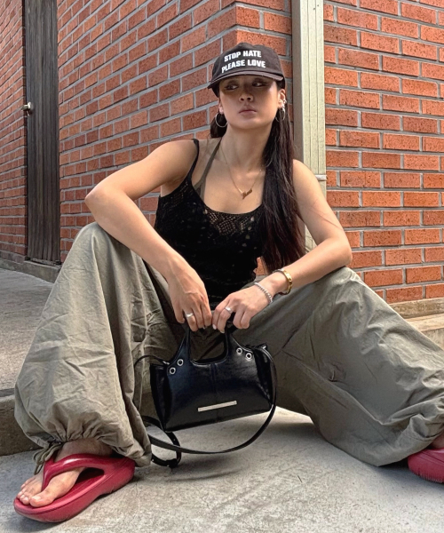 RAIMENT(レイメント)の「Ringo Bag_BLACK(ショルダーバッグ・レディース・その他・FREE)」の4枚目の写真