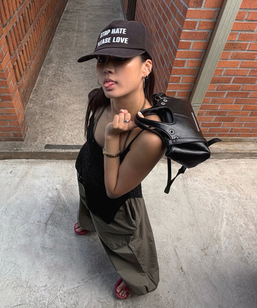 RAIMENT(レイメント)の「Ringo Bag_BLACK(ショルダーバッグ・レディース・その他・FREE)」の5枚目の写真