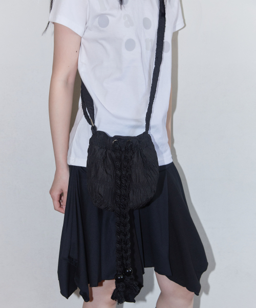 FANCY CLUB(ファンシークラブ)の「ロープストリングミニクロスバッグ (ブラック) F25QE999(メッセンジャーバッグ・レディース・その他・ONE SIZE)」の2枚目の写真