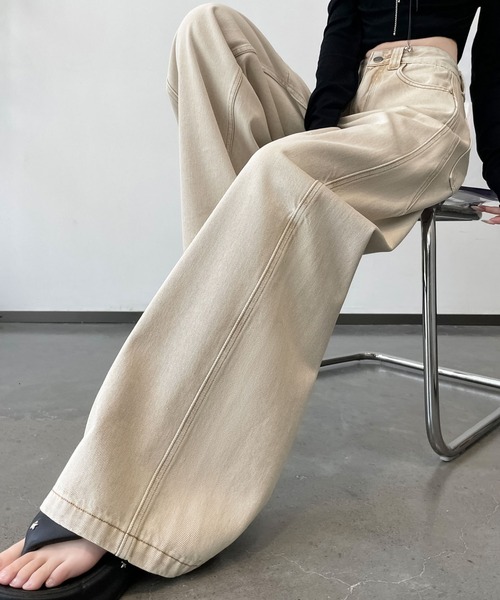 &soiree(アンドソワレ)の「ウォッシュカーブデニムパンツ(デニムパンツ・レディース・グレー/ベージュ・X-LARGE/LARGE/MEDIUM/SMALL/X-SMALL)」の4枚目の写真