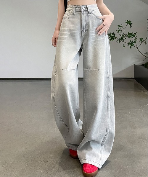 &soiree(アンドソワレ)の「ウォッシュカーブデニムパンツ(デニムパンツ・レディース・グレー/ベージュ・X-LARGE/LARGE/MEDIUM/SMALL/X-SMALL)」の6枚目の写真