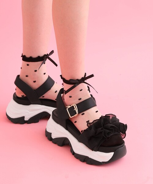 cs T&P(シーエスティーアンドピー)の「厚底シアーフリルサンダル(サンダル・レディース・ブラック/ホワイト・L/M/S)」の6枚目の写真