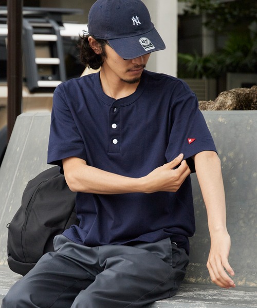 Healthknit(ヘルスニット)の「Healthknit/ヘルスニット Open-End Dry Jersey Henley S/S オープンエンドドライ ヘンリーネック半袖Tシャツ 抗菌防臭 無地 ワンポイント メンズ 2026年 夏 夏服(Tシャツ/カットソー・メンズ・ブラック/ベージュ/ネイビー/オフホワイト/ミント・M/L/XL)」の14枚目の写真