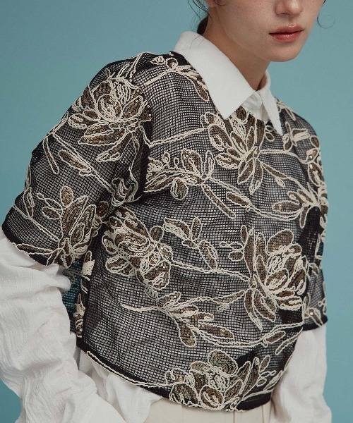 W:Huku（フーク）の「【W:huku / メッシュ エンブロイダリー】ハーフスリーブ シアー トップス / Mesh Embroidered Half-Sleeve Top（Tシャツ/カットソー・レディース・ブラック/ブラックミックス/アイボリー・FREE）」の2枚目の写真