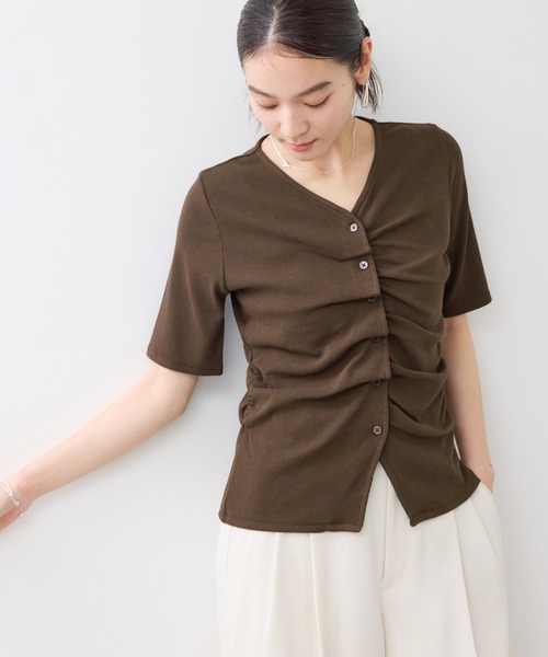 VIS(ビス)の「【WEB限定】フロントシャーリングトップス(Tシャツ/カットソー・レディース・チャコールグレー/ダークブラウン/ライトグリーン/ホワイト系その他5・FREE)」の4枚目の写真
