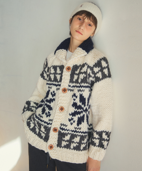 OURNOSTALGIA(アワー ノスタルジア)の「real handmade cowichan shawl collar cardigan_Ivory(カーディガン/ボレロ・レディース・アイボリー・FREE)」の2枚目の写真