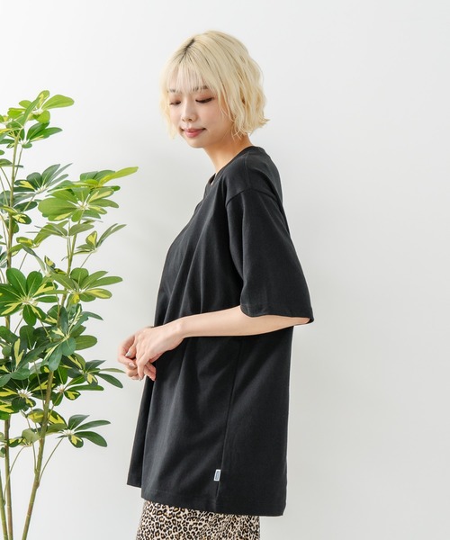 DISCUS(ディスカス)の「【DISCUS/ディスカス】【USAコットン100%】 ワッペンロゴ刺繍 クルーネック半袖Tシャツ 無地 レギュラーシルエット 吸湿性 通気性 アメカジ ストリート スポーツテイスト ユニセックス(Tシャツ/カットソー・メンズ・ブラック/ネイビー/グレー・MEDIUM/LARGE/X-LARGE)」の13枚目の写真