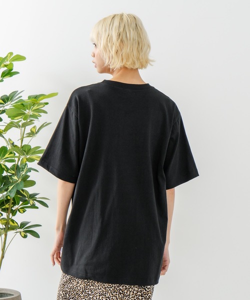 DISCUS(ディスカス)の「【DISCUS/ディスカス】【USAコットン100%】 ワッペンロゴ刺繍 クルーネック半袖Tシャツ 無地 レギュラーシルエット 吸湿性 通気性 アメカジ ストリート スポーツテイスト ユニセックス(Tシャツ/カットソー・メンズ・ブラック/ネイビー/グレー・MEDIUM/LARGE/X-LARGE)」の12枚目の写真