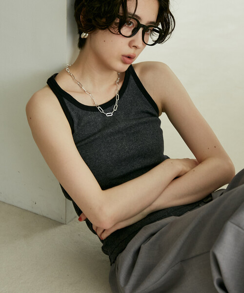FREAK'S STORE（フリークスストア）の「MILLER/ミラー Panel Rib America Sleeve Tank/パネルリブ アメスリタンクトップ/カップ付きタンクトップ（タンクトップ・レディース・ダークブラウン/チャコール/レッド・ﾌﾘ-）」の4枚目の写真